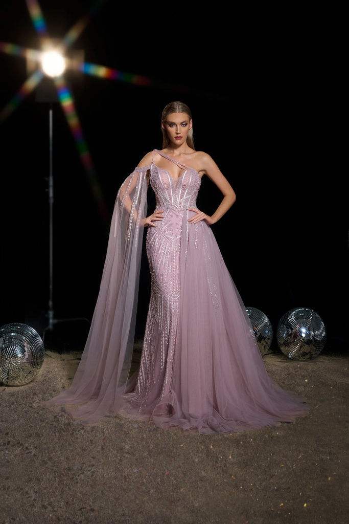 Vestido escote asimétrico de un solo hombro tipo capa caída cauda de lado bordado (6)