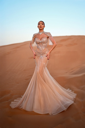 Vestido corte sirena con hombreras desmontable escote corazón bordado en pedrería